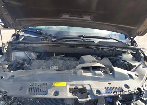 2017 Toyota Highlander Limited z USA, uszkodzony, nr VIN 5TDYZRFH8HS194943